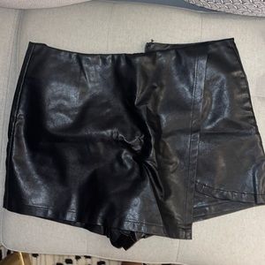 Black leather high waisted skort size medium